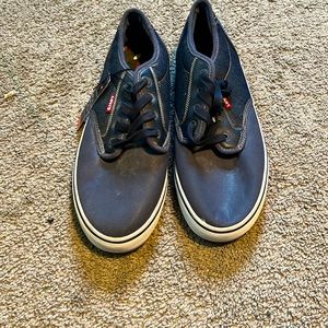 Never worn before Levi's men's size 12